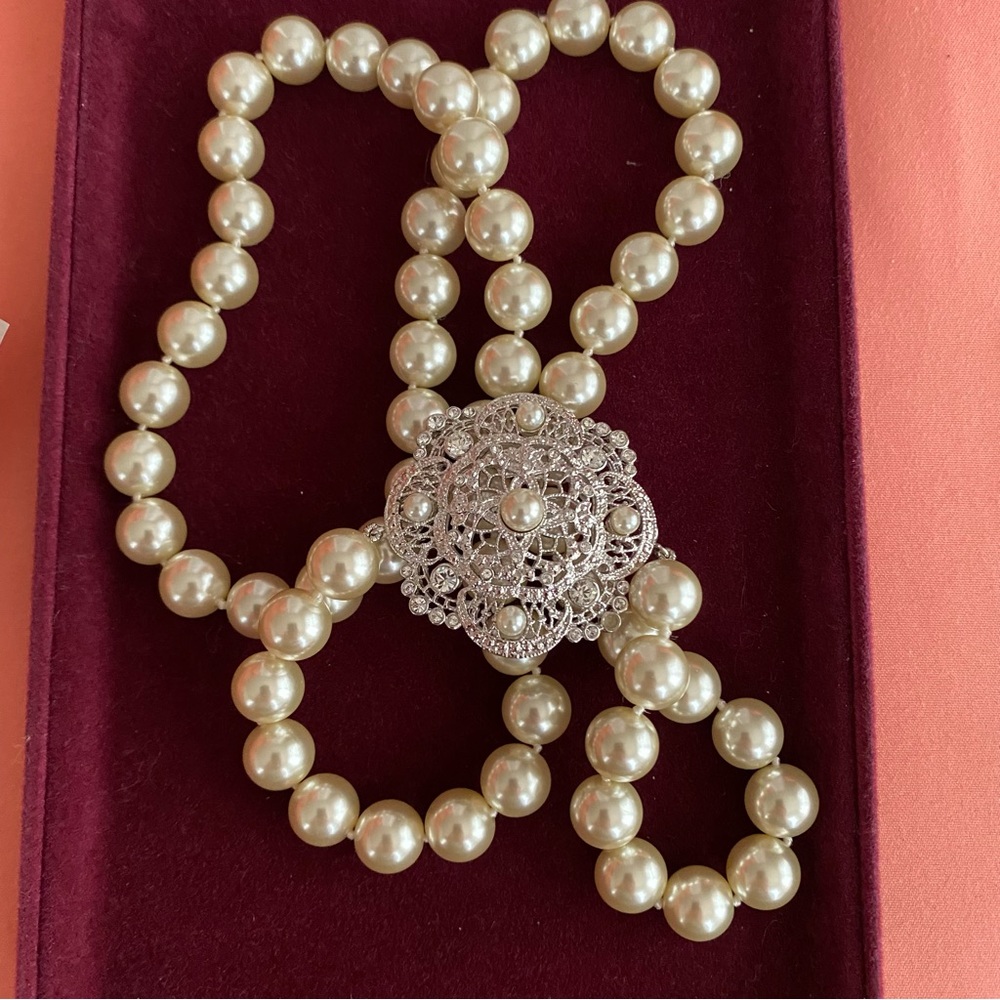 Camrose and Kross JBK Collection Faux Pearl Necklace +Box and COA - Picture 13 of 17